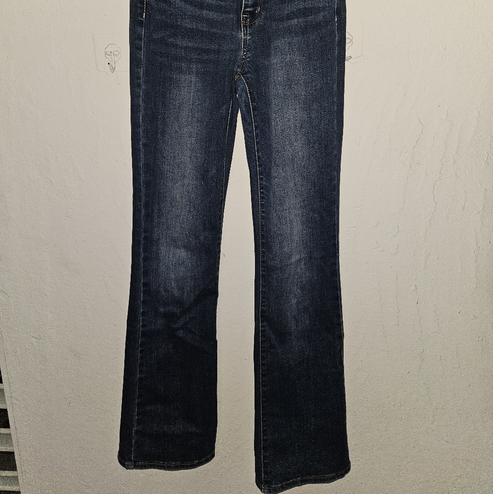 Dark blue, mid rise jeans, straight leg